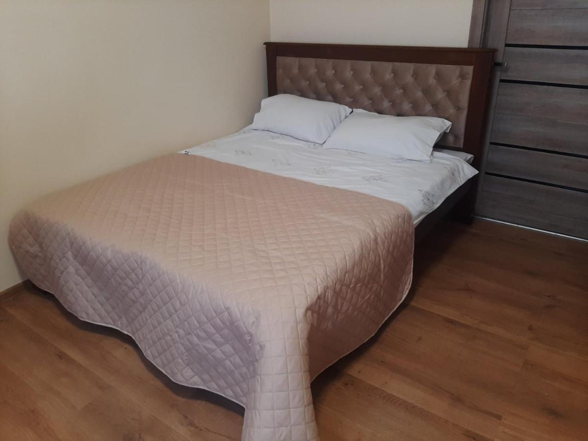 Marka Vovchka Apaartment Lviv Exterior foto